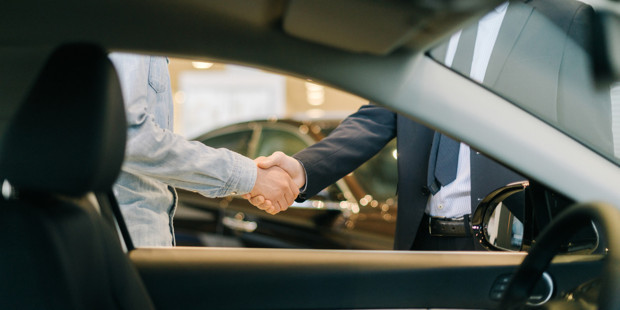 Sıfır araçta "hizmet bedeli": Mahkeme iadesine karar verdi