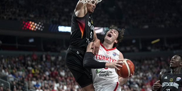 Teşekkürler çocuklar: A Milli Erkek Basketbol Takımımız Avrupa ikincisi