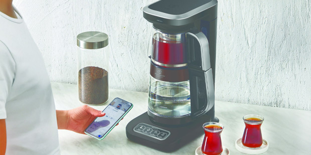 Karaca Çaysever RoboTea, özel damıtma tekniği ile çayın en lezzetli halini yepyeni tasarımıyla çayseverlerle buluşturuyor!