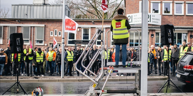 Almanya'da grev dalgası: 100 bin işçi iş bıraktı!