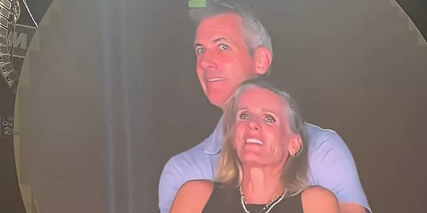 Coldplay konserinde krize yol açmıştı: 875 dolara kriz iletişimi konferansında konuşacak