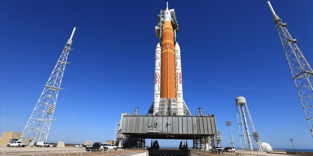 NASA'nın Ay'a dönüş programı yine ertelendi