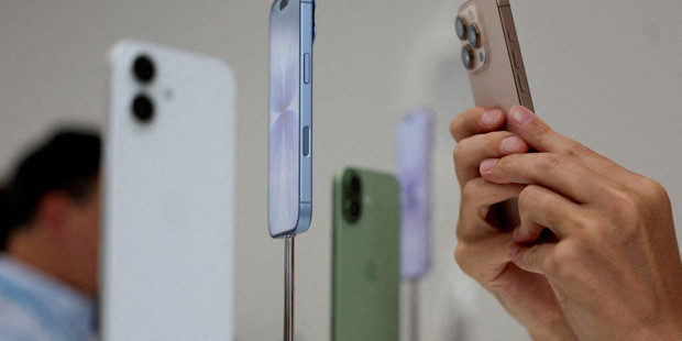 NATO test etti, onayladı: iPhone'larda gizli devlet belgeleri bile saklanabilir