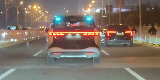 Çin'de robot taksiler trafikte durdu, yolcular mahsur kaldı