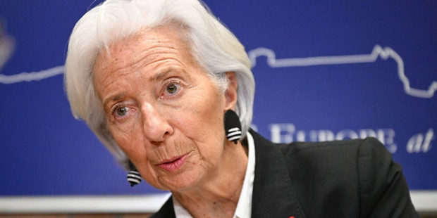Lagarde: "Enflasyon riskleri yukarı, büyüme riskleri aşağı yönlü"