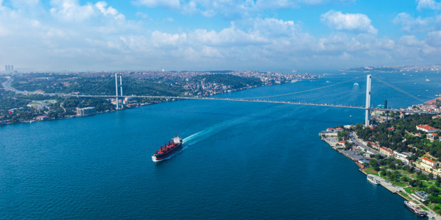 Yılın ilk çeyreğinde İstanbul Boğazı'ndan geçen gemiler azaldı