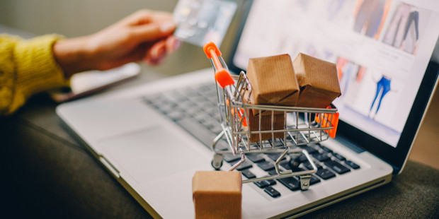 Türkiye'nin e-ticaret karnesi: Erkekler yazılıma, kadınlar giyim ve aksesuara harcadı