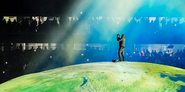 Atatürk Olimpiyat Stadyumu’nda dev konser: Kanye West 118 bin kişiye seslendi