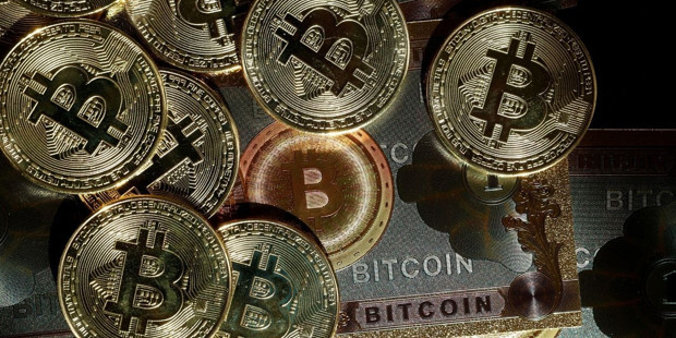 Bitcoin’i üçlü darbe vurdu: Alarm zilleri çalıyor, 82 bin dolar desteği kaybedildi