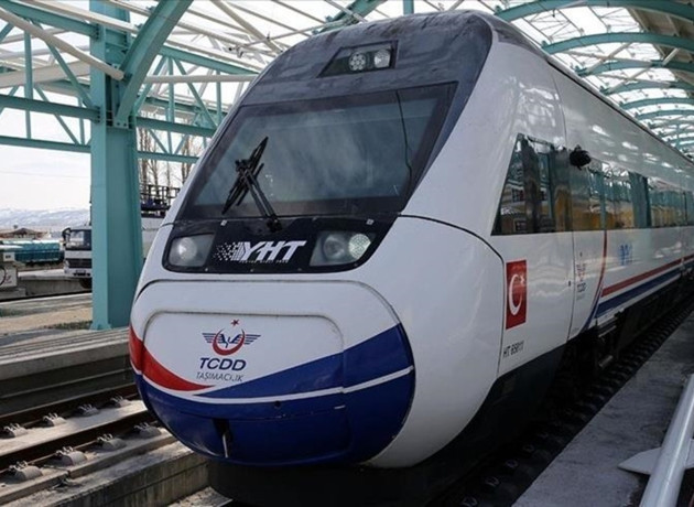 Bakan duyurdu: Ankara-Kayseri arası 1 saat 45 dakikaya inecek