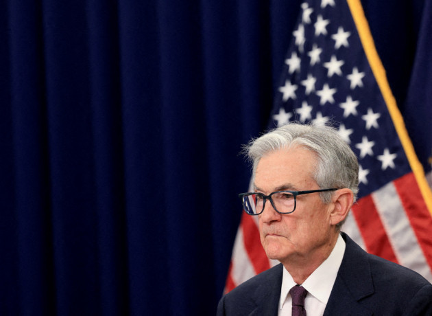 Powell: Faizlerde acele yok, istihdam riskleri artıyor