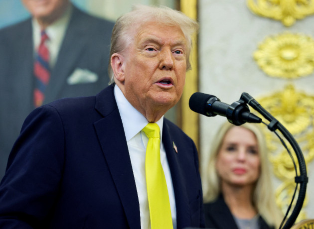 Trump'tan seçim hamlesi: "Postayla veya erken oylama yok, seçmen kimliğine evet"