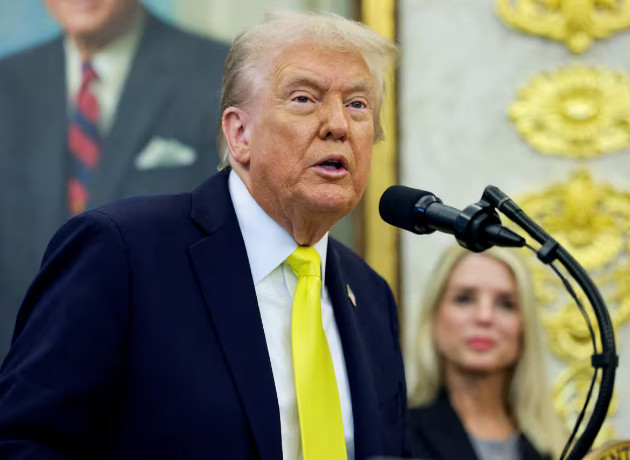 BBC'de Trump krizi: İki üst düzey yönetici istifa etti