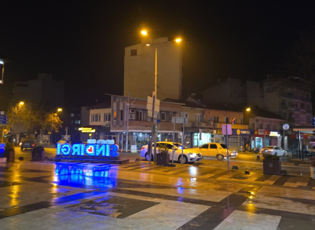 Balıkesir'de 5,1 büyüklüğünde deprem: İstanbul'da da hissedildi