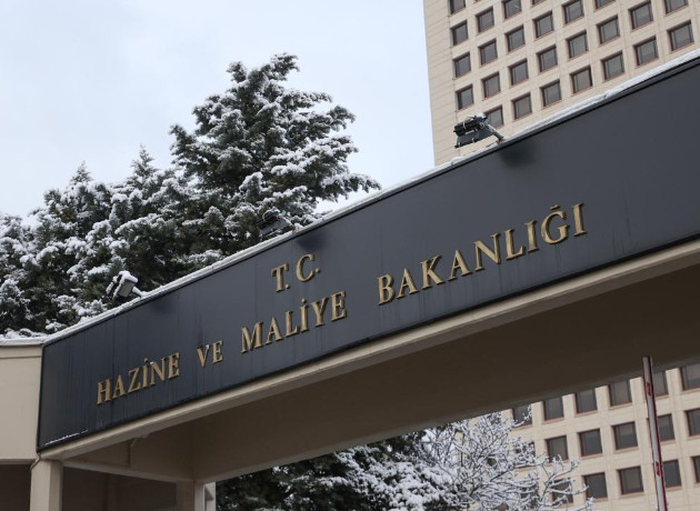 Bakanlıktan yetkisiz döviz işlemlerine sıkı denetim: Cezalar 3,5 milyon TL'yi aşıyor