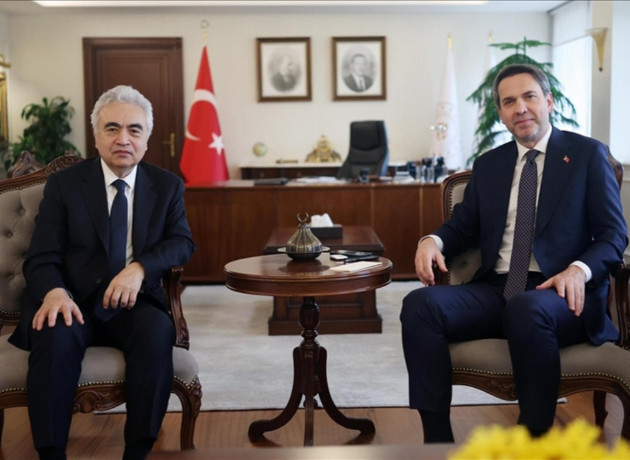Bakan Bayraktar'dan IEA Başkanı Fatih Birol ile kritik görüşme