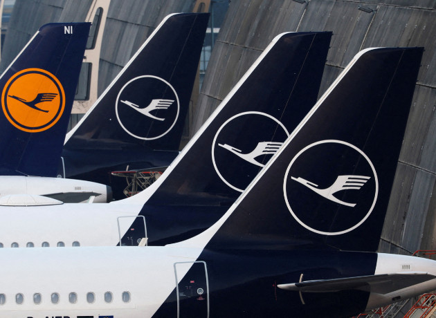 Lufthansa'da grev krizi: 800 uçuş iptal, 100 binden fazla yolcu etkilendi