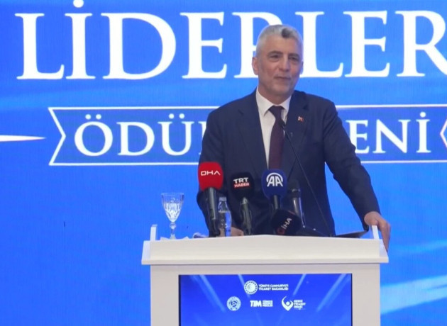 Bakan Bolat'tan cari açık yorumu: "Altın ithalatından kaynaklanıyor"