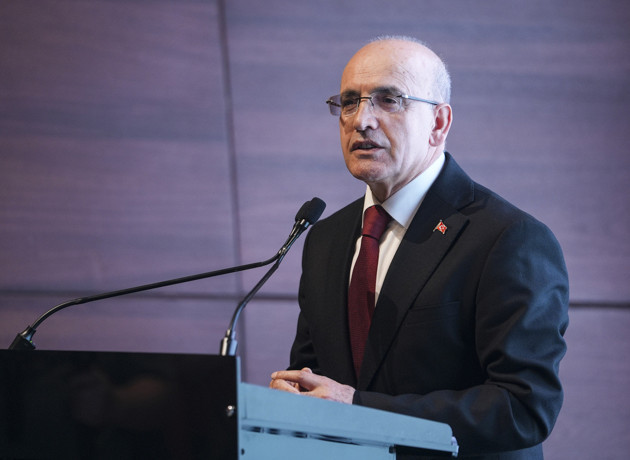 Şimşek'ten cari açıkta petrol vurgusu: "Program öngörüsünün üzerine çıkabilir"