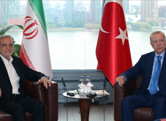 Cumhurbaşkanı Erdoğan, İran Cumhurbaşkanı Pezeşkiyan ile görüştü