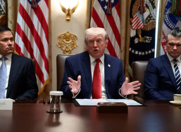 Trump: "İran bize anlaşmak için yalvarıyor"