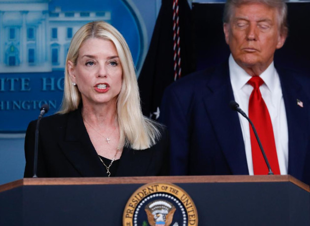 Trump, Adalet Bakanı Pam Bondi'yi görevden aldı