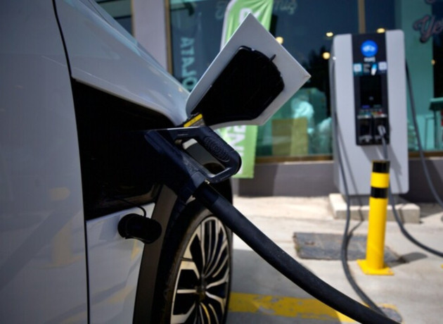 Türkiye'nin 'elektrikli' sevdası büyüyor: Bu yıl satılan iki araçtan biri elektrikli ve hibrit