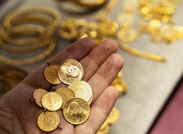 Jeopolitik riskler ve faiz beklentileri piyasayı ikiye böldü: Altın fiyatlarında durgunluk