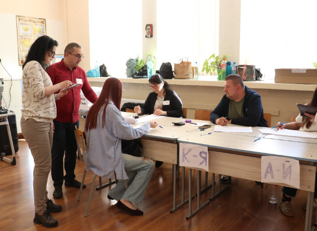 Bulgaristan'da eski Cumhurbaşkanı Radev, genel seçimi büyük farkla birinci tamamladı