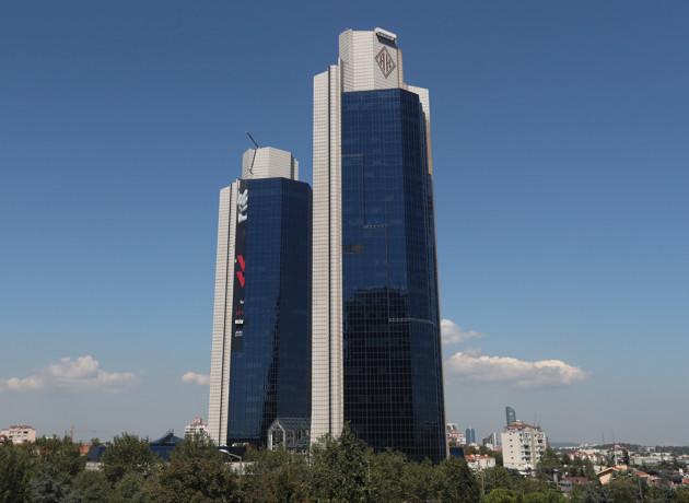 Akbank'ın ilk yarı net kârı 34,3 milyar TL oldu