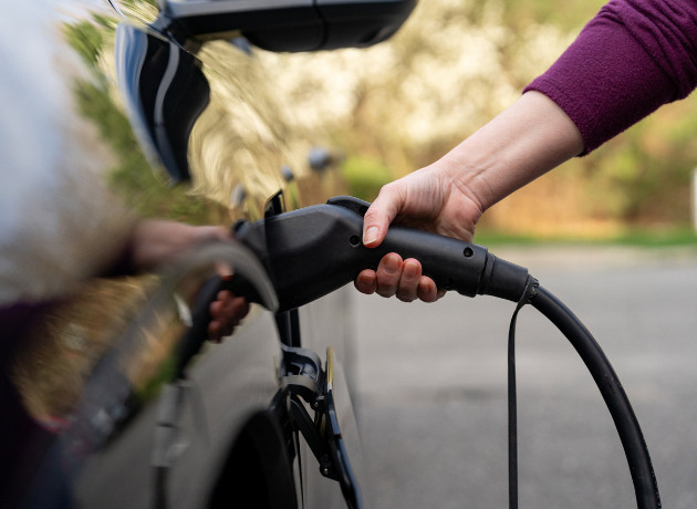 Son veri açıklandı: Savaşta artan yakıt faturası elektrikli araç satışlarını nasıl etkiledi?