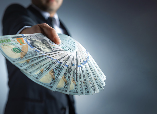 Zenginler yatırımda stratejilerini değiştiriyor: Dolardan Avrupa ve Asya'ya kaçış