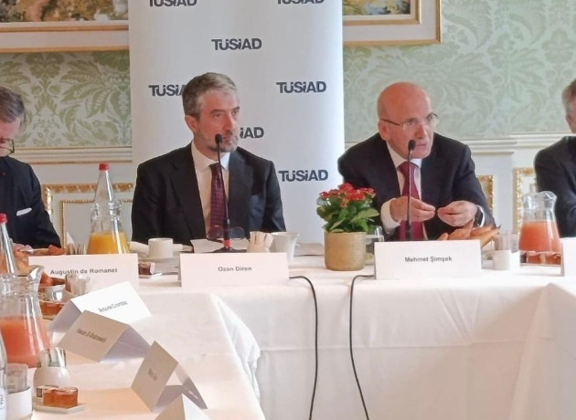 Paris’te kritik yatırımcı zirvesi: TÜSİAD ve Bakan Şimşek, Fransız iş dünyasıyla bir araya geldi