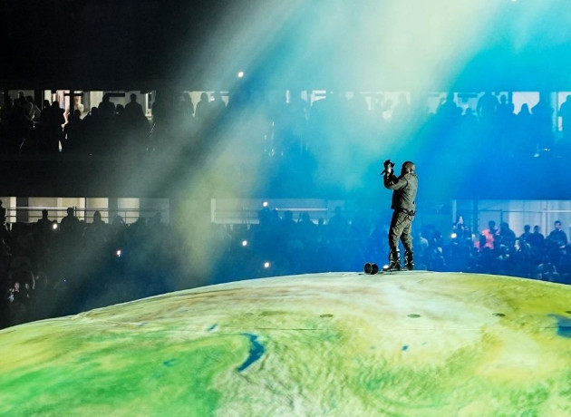 Atatürk Olimpiyat Stadyumu’nda dev konser: Kanye West 118 bin kişiye seslendi