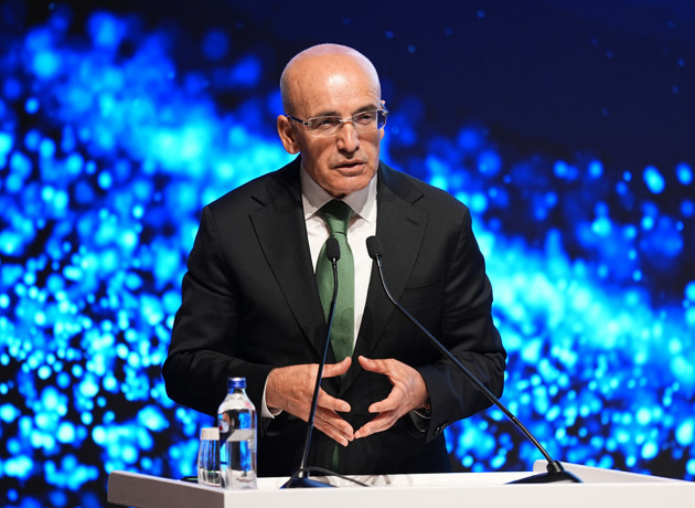 Şimşek'ten enflasyon mesajı: "Enerji fiyatlarındaki normalleşme beklentiyi iyileştirecek"