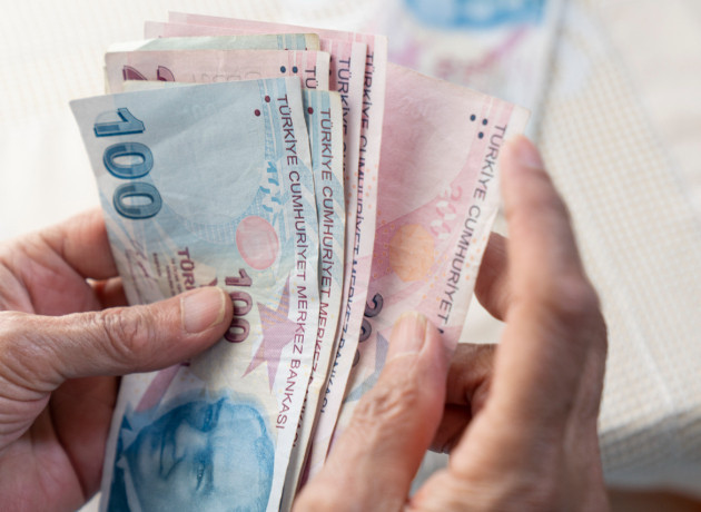 Milyonlarca emeklinin gözü Meclis'te: En düşük emekli maaşı ne kadar olacak?