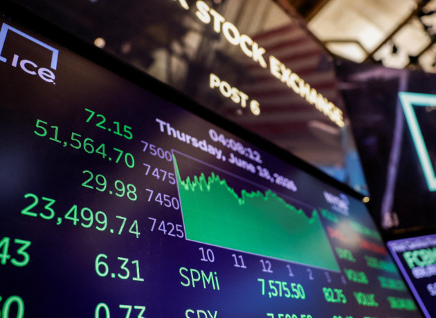 S&P 500 ve Dow Jones'tan tarihi rekor, Nasdaq'da düşüş!