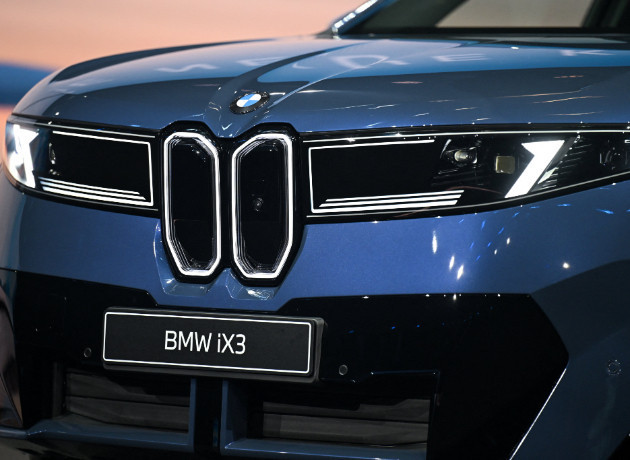 Şarj korkusuna 800 kilometrelik test: BMW'den ezber bozan menzil