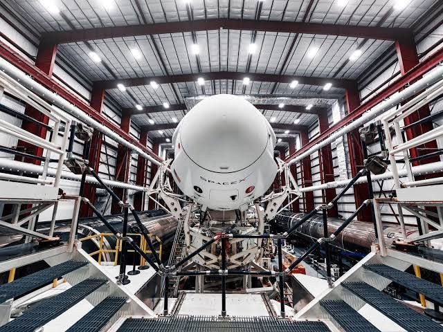 SpaceX roketi Ay'a çarpacak: Saatte 8 bin 700 kilometre hızla geliyor - Resim: 2