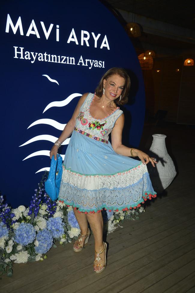 Cemiyet hayatı “Mavi Beyaz Gece”de buluştu: Bodrum’da göz kamaştıran davet - Resim : 4