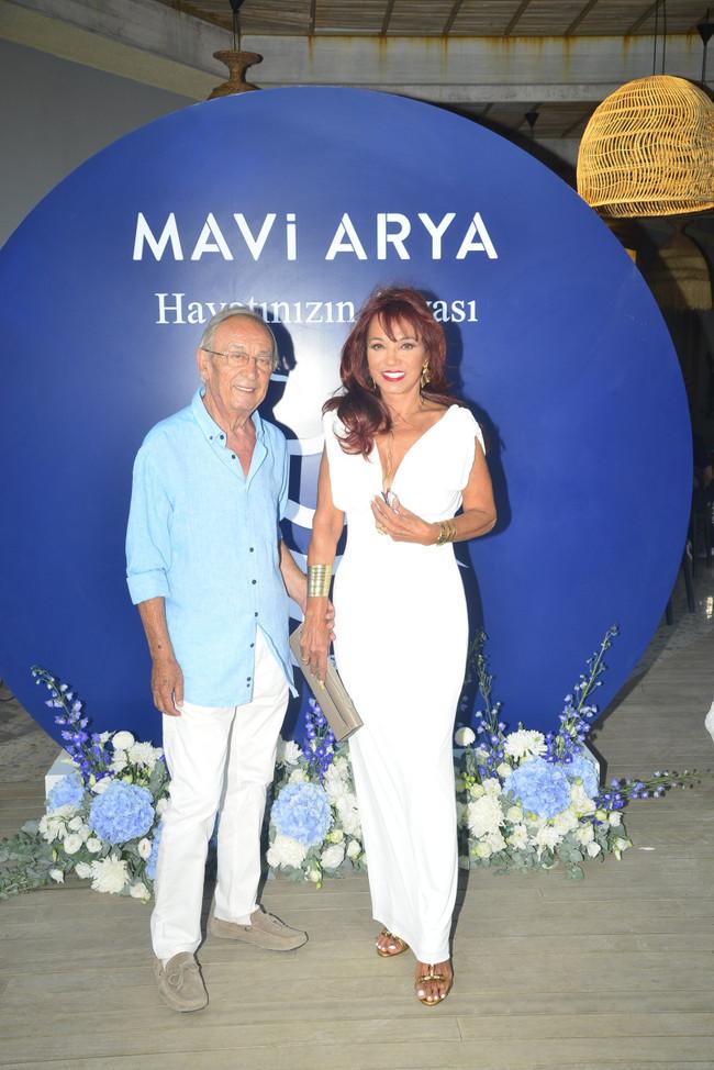 Cemiyet hayatı “Mavi Beyaz Gece”de buluştu: Bodrum’da göz kamaştıran davet - Resim : 5