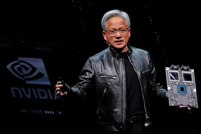 Nvidia CEO'sunun yıllardır üzerinden çıkarmadığı deri ceket 960 bin dolara satıldı - Resim: 2