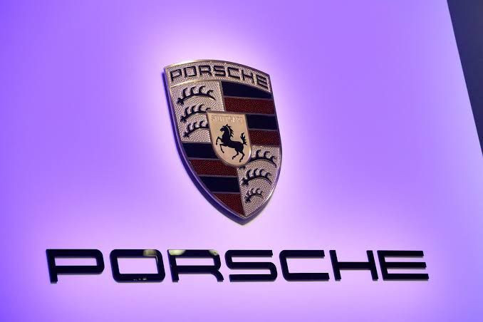 Porsche elektriklide geri adım attı: Benzinli Macan 2028'de dönüyor - Resim: 2