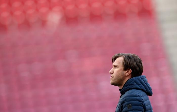 Futbolun en karlı fabrikası: Eintracht Frankfurt 6 yılda sadece forvet satarak 345 milyon euro kara koşuyor - Resim : 1