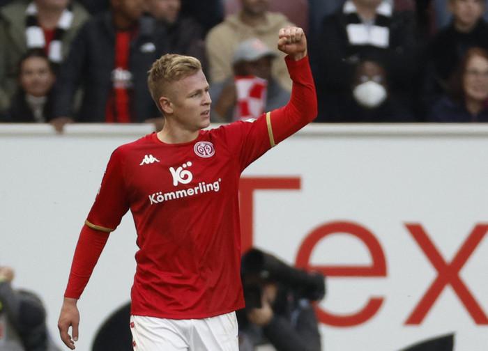 Futbolun en karlı fabrikası: Eintracht Frankfurt 6 yılda sadece forvet satarak 345 milyon euro kara koşuyor - Resim : 4