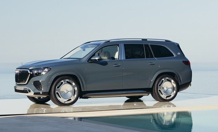 Yıldızların savaşı: Mercedes yeni otomobilini tanıttı, Rolls-Royce ve Bentley'e gözdağı - Resim: 2