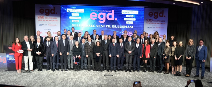 Ekonomi basını ve iş dünyası yeni yıl buluşmasında bir araya geldi, CNBC-e'ye 4 plaket geldi - Resim : 3