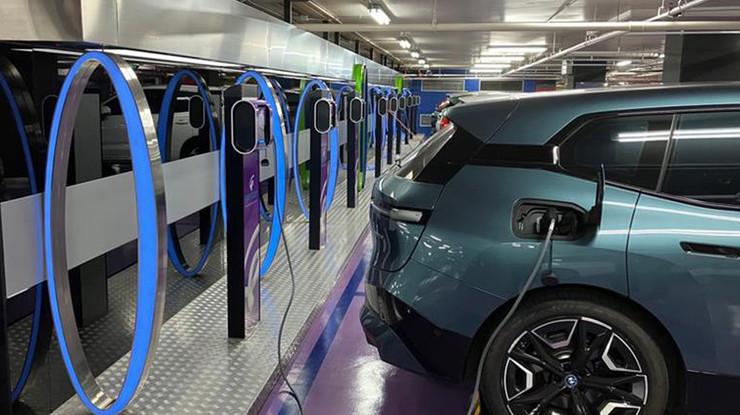 AB ve Çin, elektrikli otomobillere vergiyi görüşecek