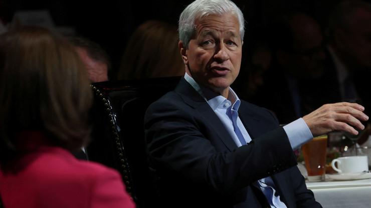 JPMorgan CEO'su Dimon’dan gençlere tavsiye: Sosyal medyayı bırakın, kitap okuyun