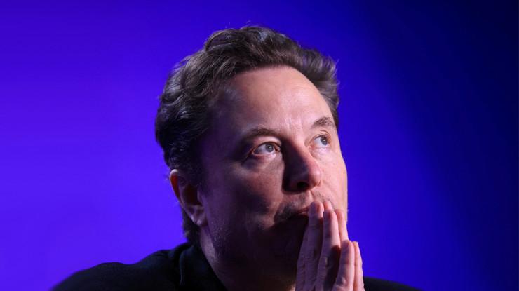 Elon Musk'ın Tesla'sına Londra'da lisans şoku